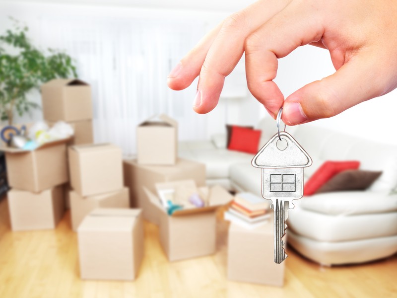 Можно ли подарить квартиру своим родителям, брату или внучке